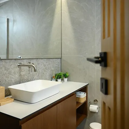 Q Luxury Mandarin Garden Perea Peraía