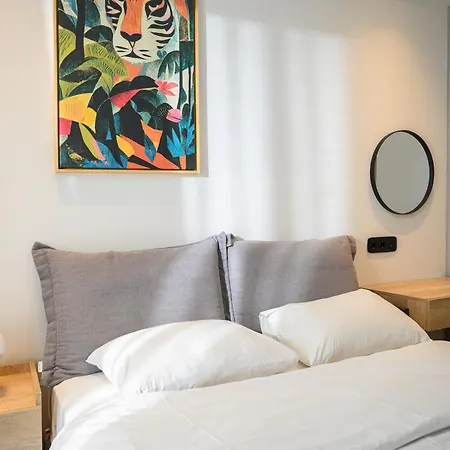 Q Luxury Mandarin Garden Perea Apartament