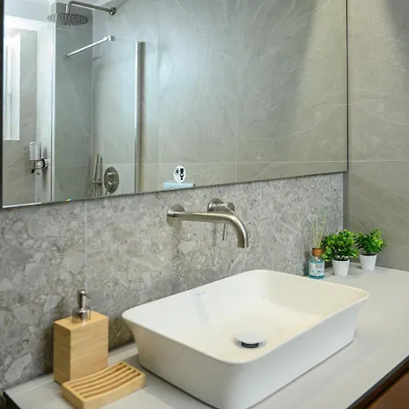 Apartament Q Luxury Mandarin Garden Perea Peraía