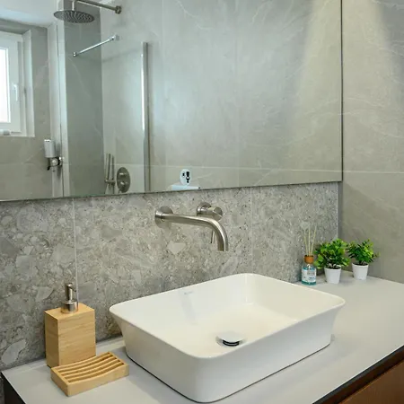 Q Luxury Mandarin Garden Perea Apartament *
